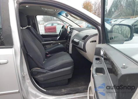 2010 Dodge Grand Caravan Sxt z USA, uszkodzony, nr VIN 2D4RN5D10AR443588